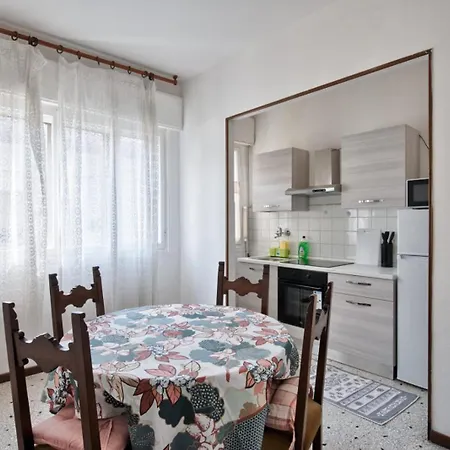 Cozy 2 Bedroom *